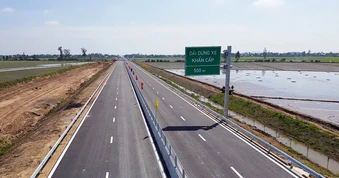 Phương tiện lưu thông thế nào khi cao tốc đoạn Hậu Giang - Cà Mau tạm dừng khai thác?