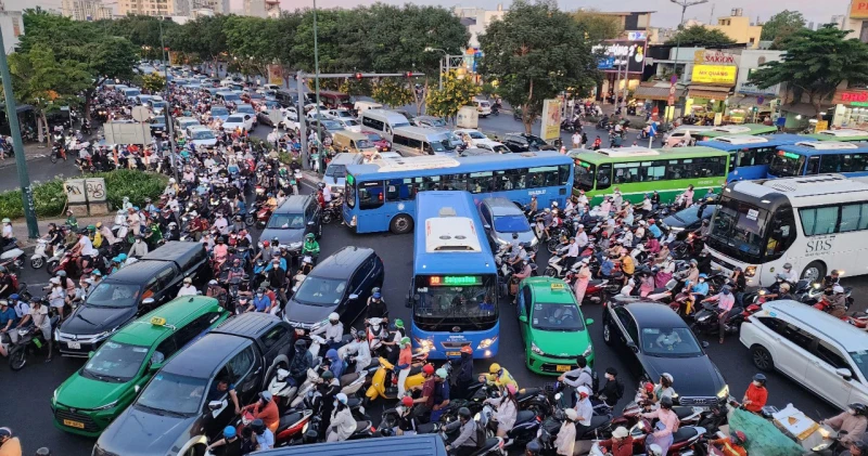 Phương tiện mới, vận hành thông minh, xe buýt vẫn chưa thể tạo đột phá