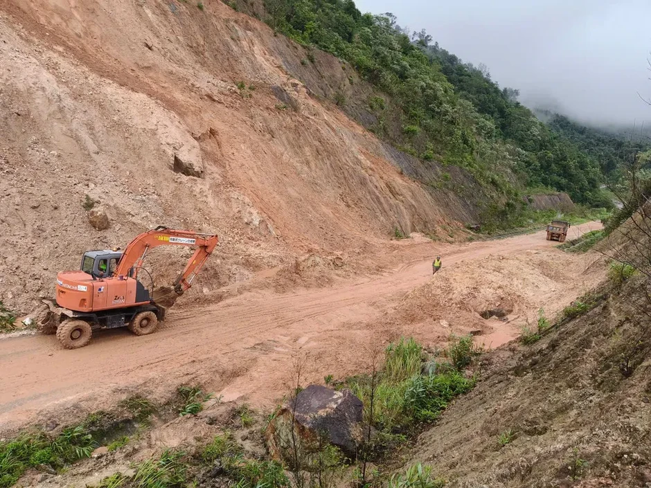 Quảng Ngãi: Thông tuyến đường tránh đèo Măng Rơi Quảng Ngãi: Thông tuyến đường tránh đèo Măng Rơi