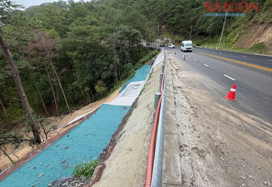 Quốc lộ 28, đèo Prenn lại sạt lở sau các đợt mưa lớn Quốc lộ 28, đèo Prenn lại sạt lở sau các đợt mưa lớn