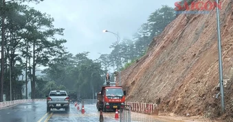 Quốc lộ 28, đèo Prenn lại sạt lở sau các đợt mưa lớn