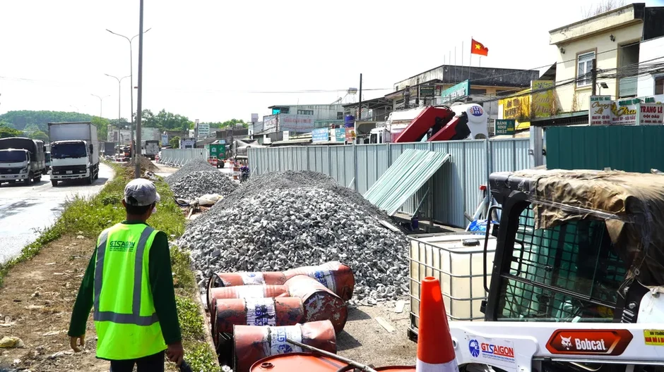 Quốc lộ 51 qua Đồng Nai liên tục kẹt xe Quốc lộ 51 qua Đồng Nai liên tục kẹt xe