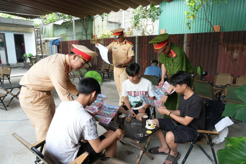Răn đe, xử lý nghiêm thanh thiếu niên tiềm ẩn nguy cơ cao gây mất an toàn giao thông Răn đe, xử lý nghiêm thanh thiếu niên tiềm ẩn nguy cơ cao gây mất an toàn giao thông