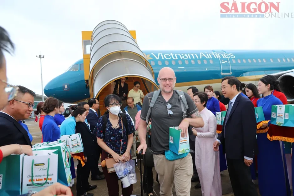 Sân bay Liên Khương chính thức đón chuyến bay đầu tiên sau gần 6 tháng