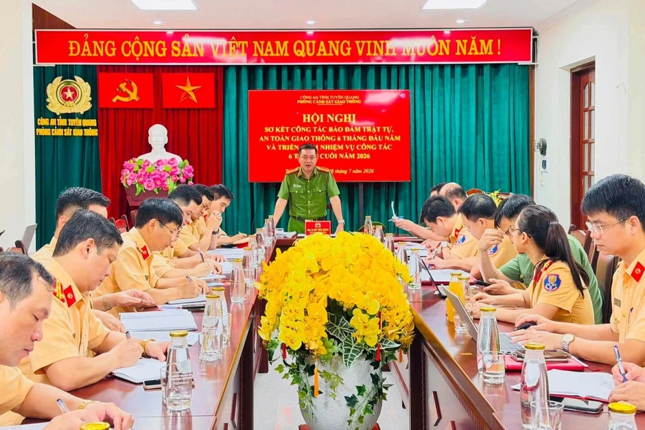 Sáu tháng đầu năm, CSGT Tuyên Quang xử lý hơn 5.700 tài xế dính "cồn" Sáu tháng đầu năm, CSGT Tuyên Quang xử lý hơn 5.700 tài xế dính "cồn"