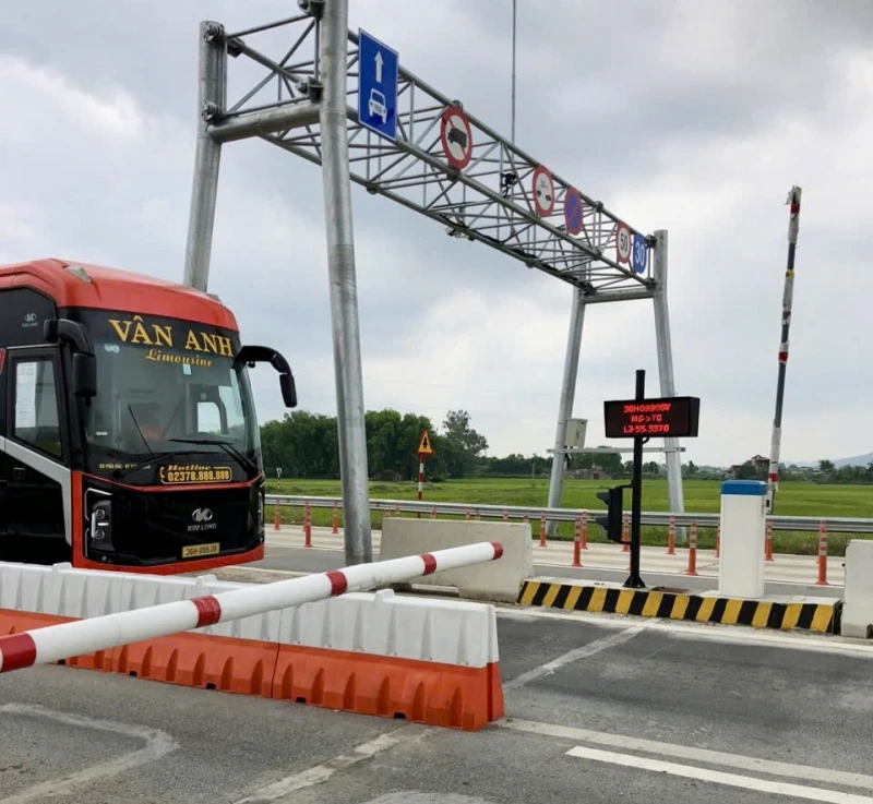 Sẽ xử lý dứt điểm các vướng mắc kỹ thuật trong thu phí không dừng trong tháng 5 Sẽ xử lý dứt điểm các vướng mắc kỹ thuật trong thu phí không dừng trong tháng 5