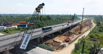 Sớm đưa dự án mở rộng cao tốc TPHCM - Trung Lương - Mỹ Thuận về đích