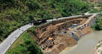 Sửa chữa 5 điểm sạt lở lớn trên cung đường đèo nối Nha Trang - Đà Lạt