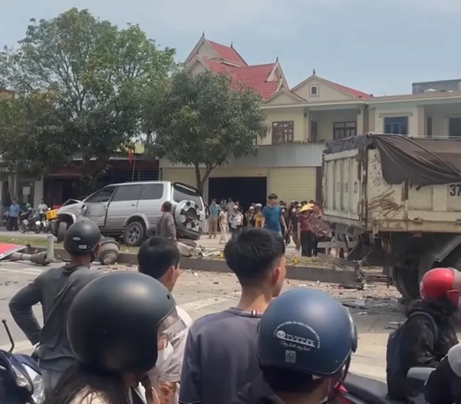 Tai nạn giữa 3 ô tô trên quốc lộ 1A, một người tử vong Tai nạn giữa 3 ô tô trên quốc lộ 1A, một người tử vong