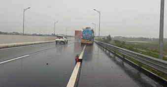 Tài xế bị phạt 13 triệu đồng vì đặt bình chữa cháy cảnh báo sai quy định