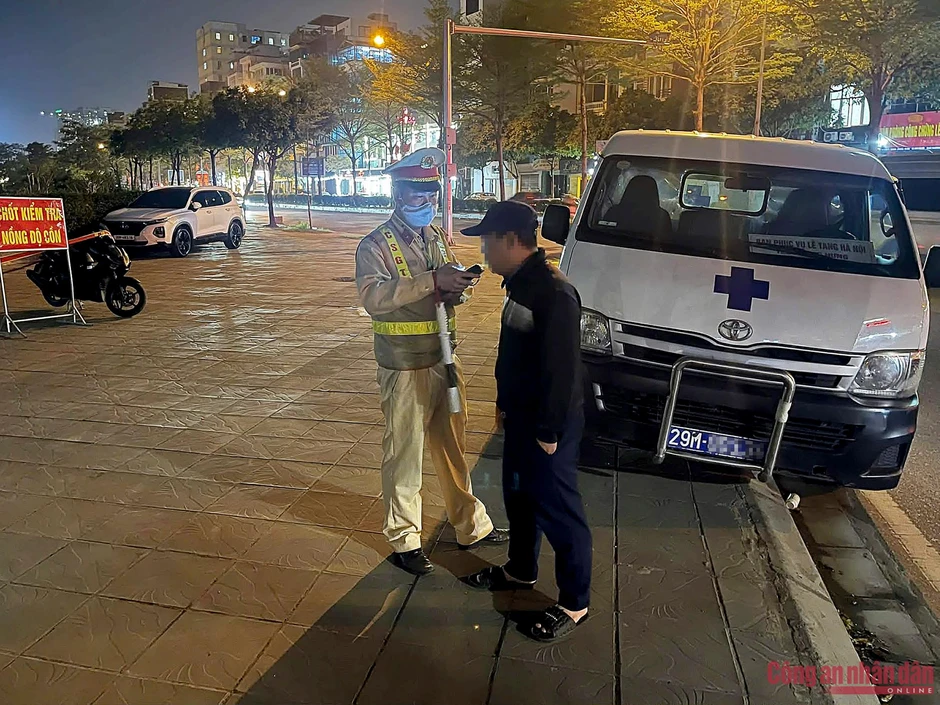 Tài xế dính nồng độ cồn, Cảnh sát niêm phong xe của nhà tang lễ