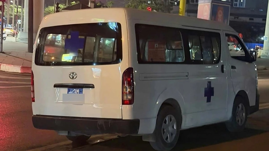 Tài xế lái 'xe cứu thương' biển xanh vi phạm nồng độ cồn Tài xế lái 'xe cứu thương' biển xanh vi phạm nồng độ cồn