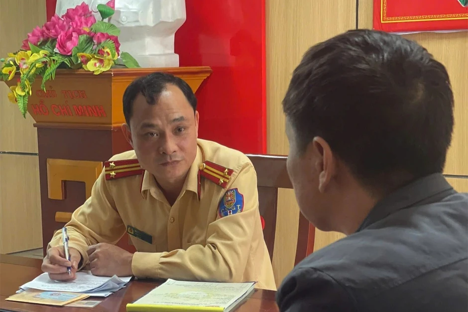Tài xế xe đầu kéo bị xử phạt vì hành vi từ nửa năm trước Tài xế xe đầu kéo bị xử phạt vì hành vi từ nửa năm trước