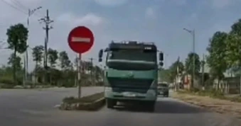 Tài xế xe tải bị phạt 19 triệu đồng vì lái ô tô đi ngược chiều đường