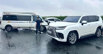 Tạm giữ hình sự tài xế Lexus chặn đầu xe khác gây tai nạn liên hoàn