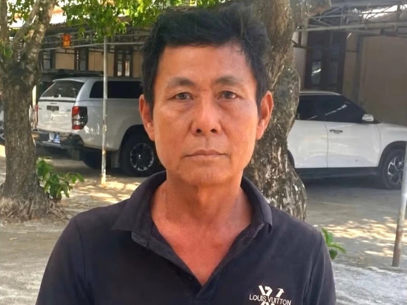 Tạm giữ tài xế vụ ô tô mất lái trên quốc lộ khiến 3 người tử vong Tạm giữ tài xế vụ ô tô mất lái trên quốc lộ khiến 3 người tử vong