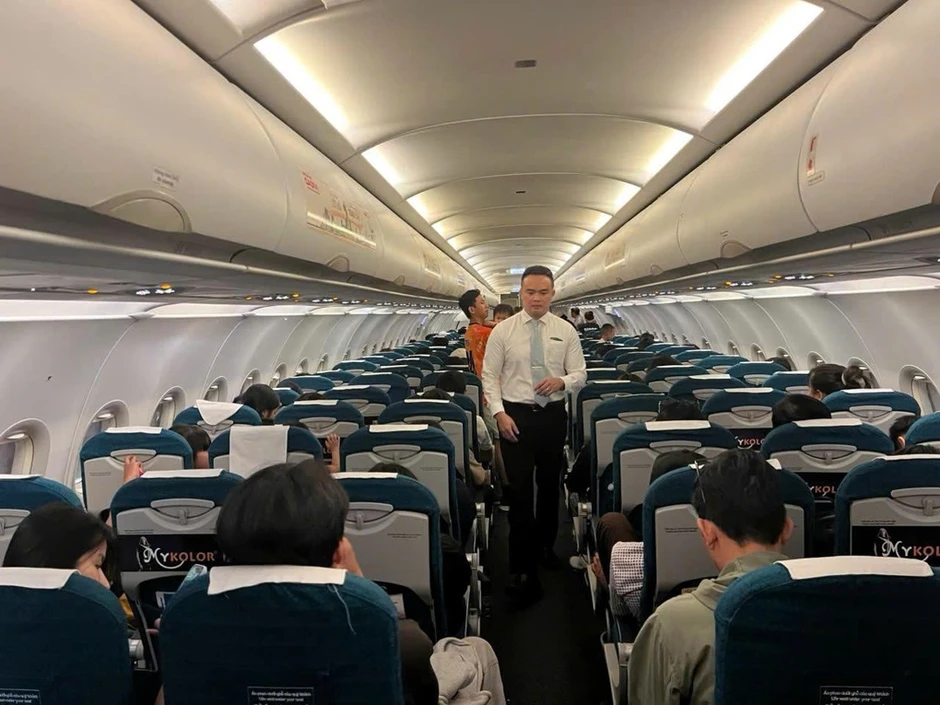 Tân Sơn Nhất tạm ngưng cất, hạ cánh vì drone xâm nhập Tân Sơn Nhất tạm ngưng cất, hạ cánh vì drone xâm nhập