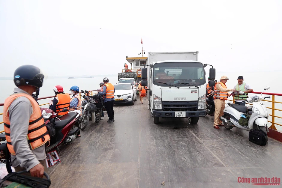 Tăng cường kiểm soát an toàn các tuyến sông Thủ đô trước mùa mưa bão