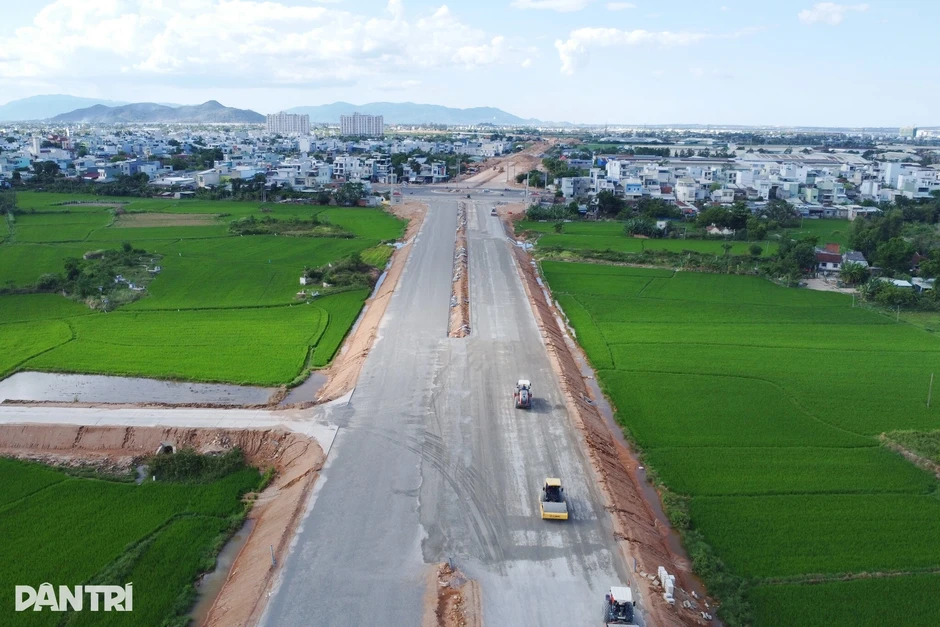 Tăng tốc hoàn thiện tuyến đường bộ ven biển quốc gia