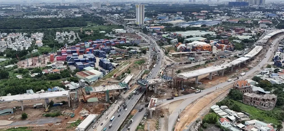 Tăng tốc thi công nút giao Tân Vạn, phấn đấu thông tuyến chính cuối năm Tăng tốc thi công nút giao Tân Vạn, phấn đấu thông tuyến chính cuối năm