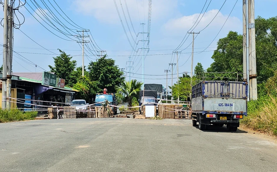 Tây Ninh: Đường vào khu dân cư bị chặn, chính quyền lên tiếng