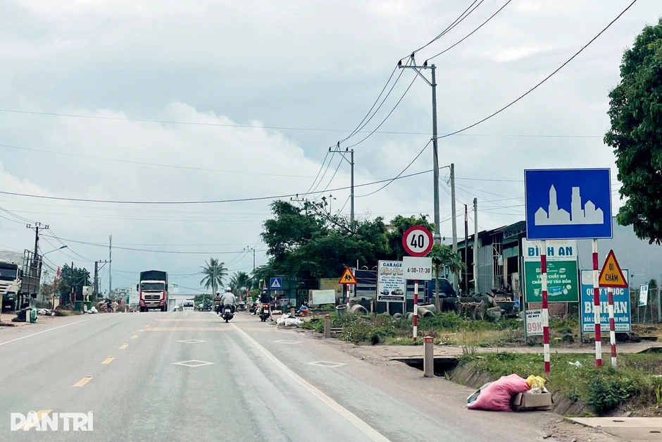 Tháo dỡ 12 biển báo giới hạn tốc độ "gây ức chế" trên quốc lộ 19 Tháo dỡ 12 biển báo giới hạn tốc độ "gây ức chế" trên quốc lộ 19