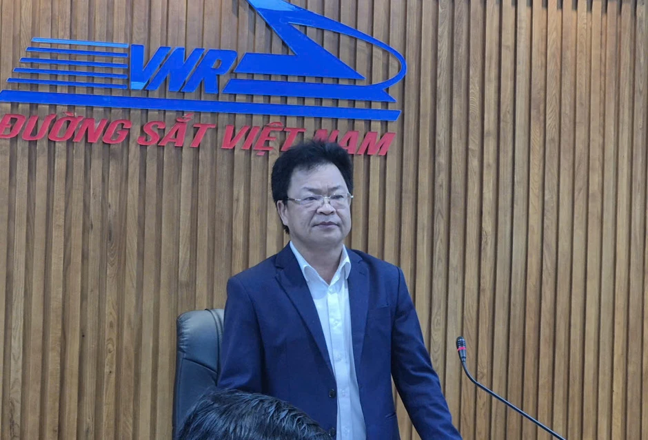 Thông tàu qua cầu Ghềnh, ra mắt Trung tâm chỉ huy xử lý tình huống khẩn cấp Thông tàu qua cầu Ghềnh, ra mắt Trung tâm chỉ huy xử lý tình huống khẩn cấp