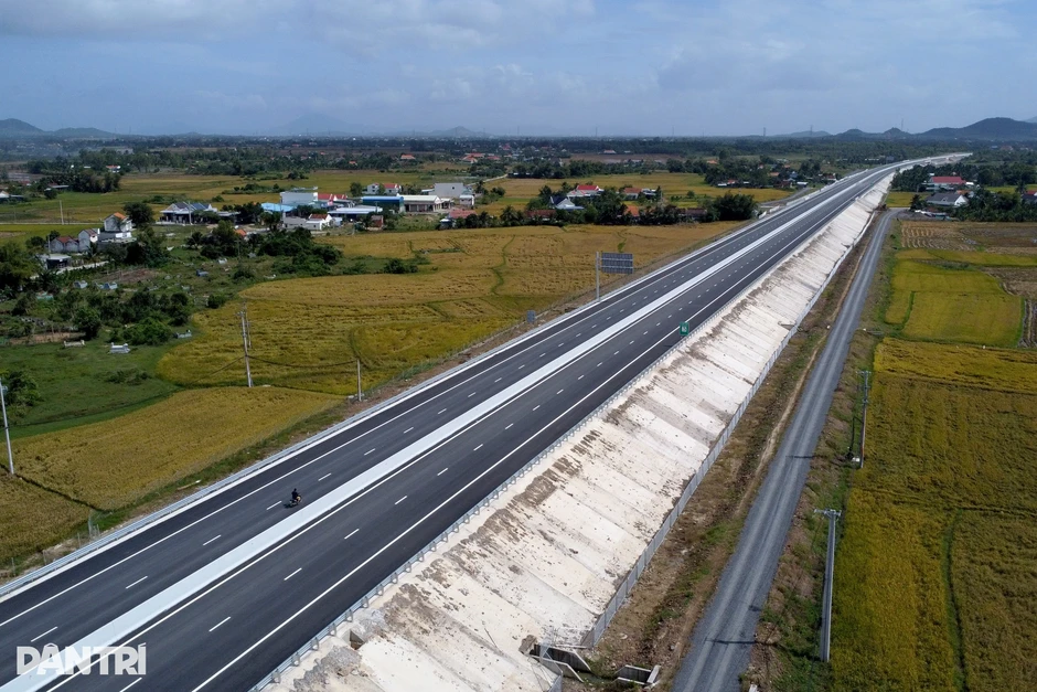 Thông xe 20km đầu tuyến cao tốc Khánh Hòa - Buôn Ma Thuột Thông xe 20km đầu tuyến cao tốc Khánh Hòa - Buôn Ma Thuột