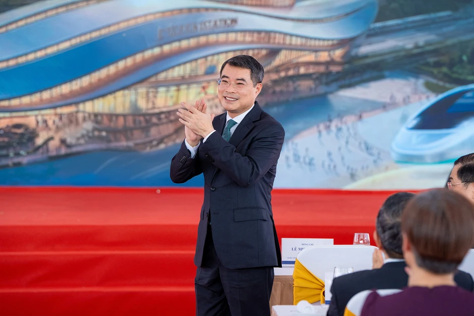 Thủ tướng bấm nút khởi công tuyến đường sắt cao tốc đầu tiên ở Việt Nam Thủ tướng bấm nút khởi công tuyến đường sắt cao tốc đầu tiên ở Việt Nam