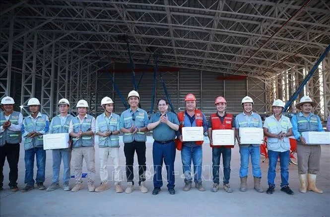 Thủ tướng Phạm Minh Chính: Khai thác thương mại sân bay Long Thành vào cuối năm 2026 Thủ tướng Phạm Minh Chính: Khai thác thương mại sân bay Long Thành vào cuối năm 2026