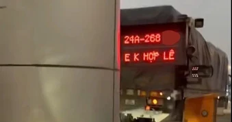 Thực hư thông tin "nhân viên trạm thu phí dừng ô tô vi phạm trên cao tốc"
