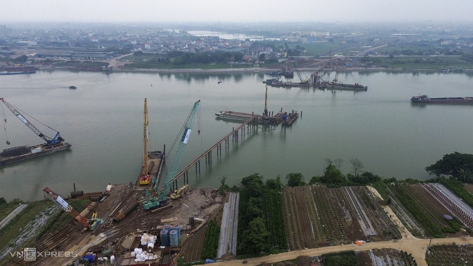 Tiến độ bảy cầu mới bắc qua s&ocirc;ng Hồng