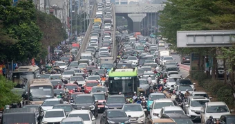 Toàn bộ taxi tại Hà Nội sẽ chuyển sang xe điện từ năm 2030