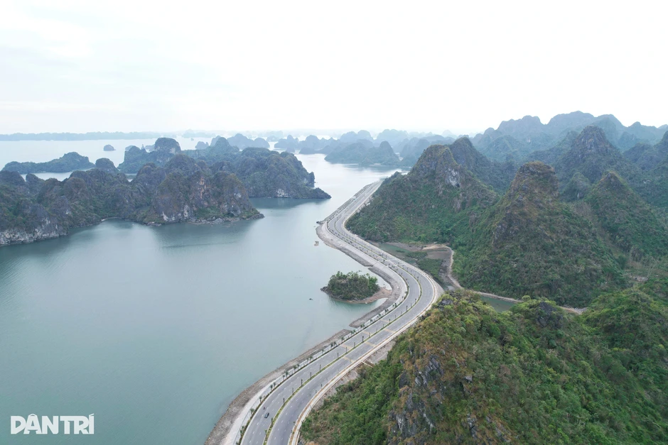 Toàn tuyến ven biển Hạ Long - Cẩm Phả cho phép chạy tối đa 80km/h Toàn tuyến ven biển Hạ Long - Cẩm Phả cho phép chạy tối đa 80km/h