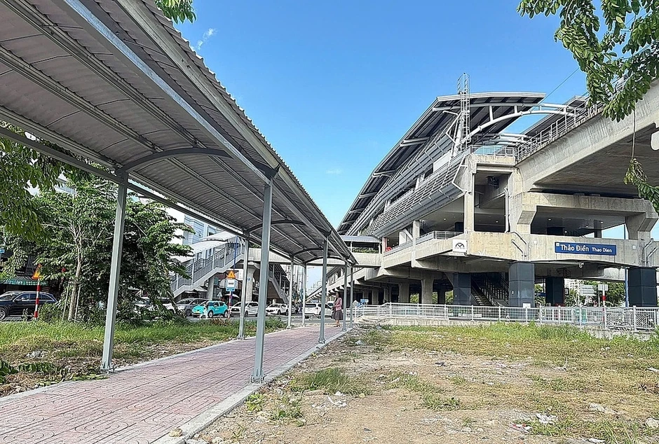 TP HCM lắp mái che nối trạm xe buýt với ga metro TP HCM lắp mái che nối trạm xe buýt với ga metro