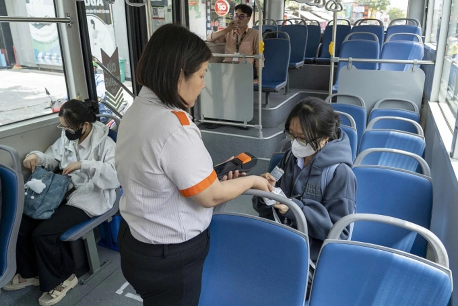 TP HCM miễn vé xe buýt toàn dân thế nào