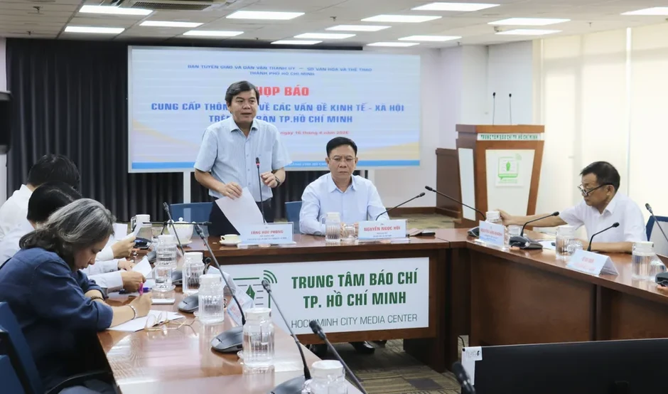 TPHCM: Đảm bảo an ninh trật tự, an toàn giao thông trong dịp lễ TPHCM: Đảm bảo an ninh trật tự, an toàn giao thông trong dịp lễ