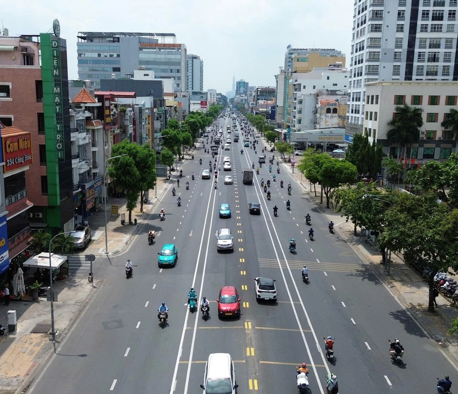 TPHCM phân làn đảo chiều tại 'điểm nóng' đường Cộng Hòa, đi sao cho đúng? TPHCM phân làn đảo chiều tại 'điểm nóng' đường Cộng Hòa, đi sao cho đúng?