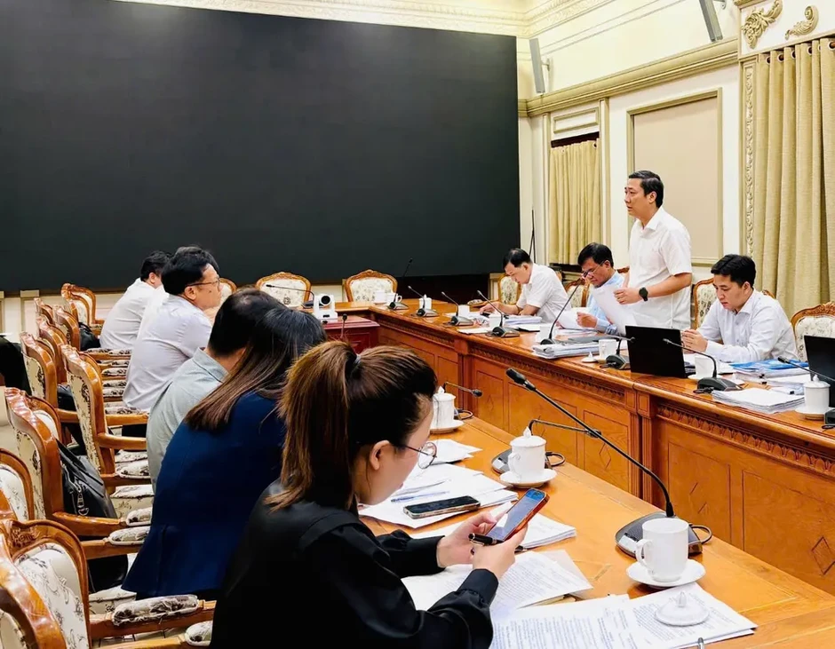 TPHCM: Thẩm tra đề xuất miễn vé 135 tuyến xe buýt, miễn phí hạ tầng cảng biển TPHCM: Thẩm tra đề xuất miễn vé 135 tuyến xe buýt, miễn phí hạ tầng cảng biển