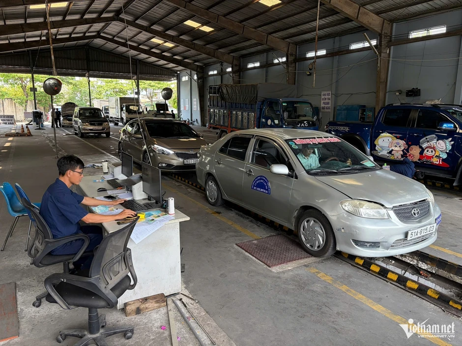 Trung tâm đăng kiểm tại TPHCM 'hạ nhiệt' sau sự cố nghẽn hệ thống