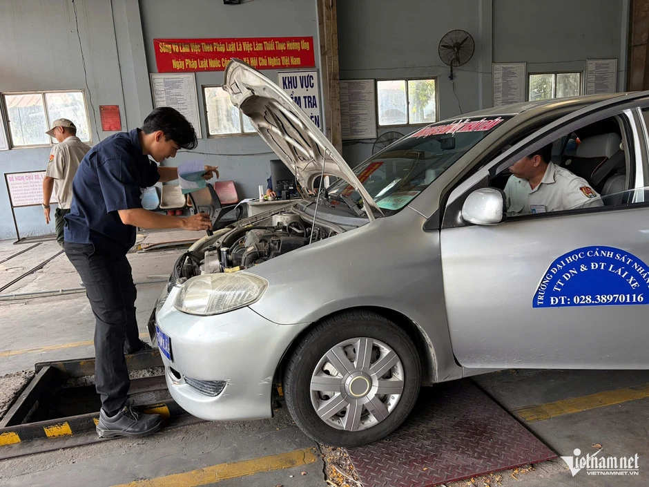 Trung tâm đăng kiểm tại TPHCM 'hạ nhiệt' sau sự cố nghẽn hệ thống
