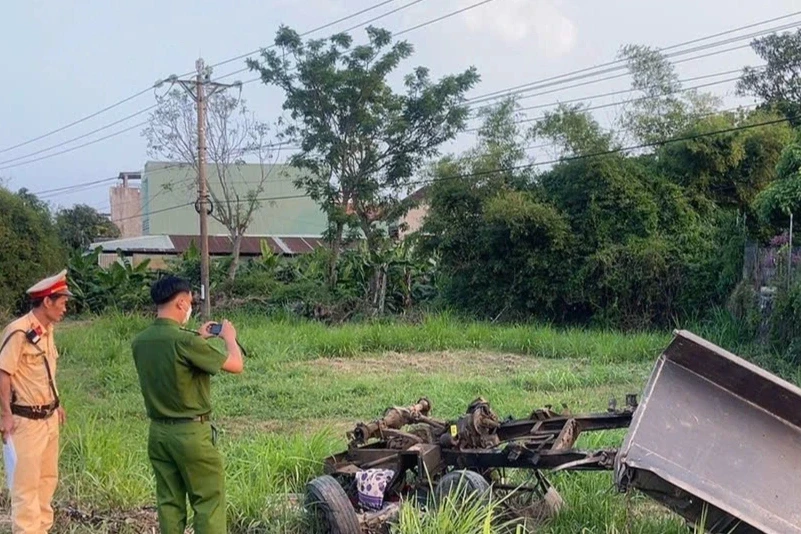 Từ vụ 3 ông cháu bị tàu tông, CSGT cảnh báo nguy hiểm từ lối dân sinh tự mở Từ vụ 3 ông cháu bị tàu tông, CSGT cảnh báo nguy hiểm từ lối dân sinh tự mở