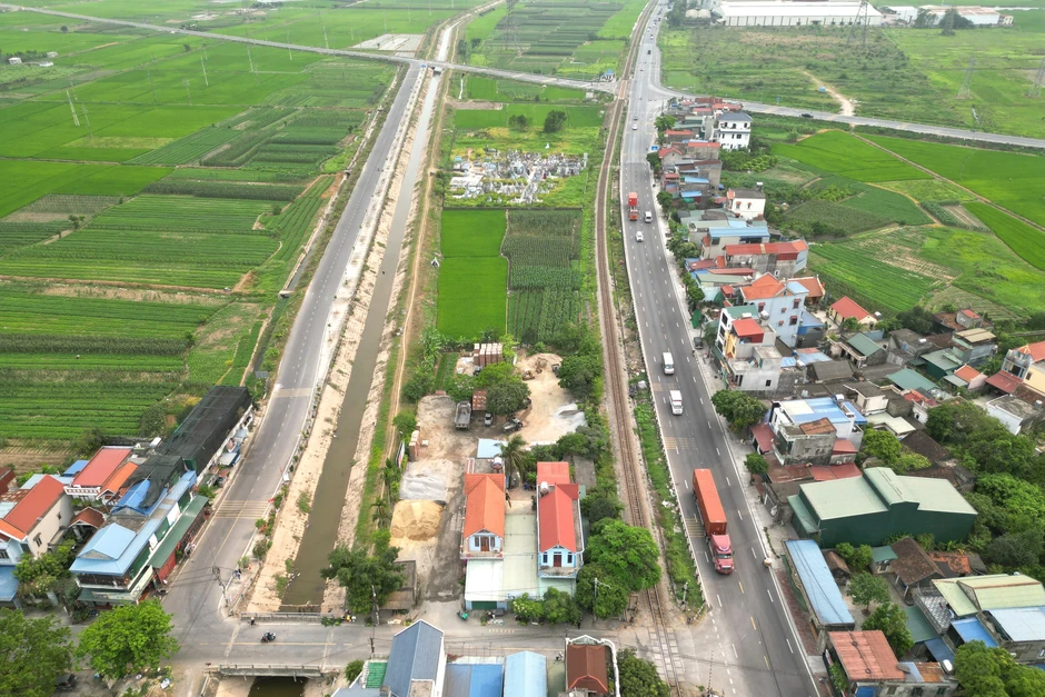 Tuyến đường 560 tỷ đồng ở Ninh Bình bị "đứt đoạn" vì rào chắn