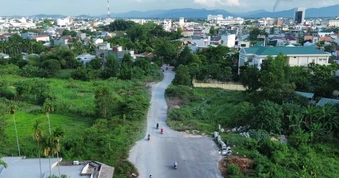 Tuyến đường gần 1km thi công 10 năm chưa xong