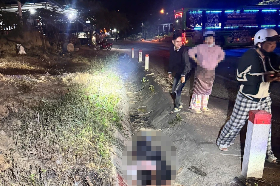 Va chạm ô tô khách trong đêm, 2 người đi xe máy tử vong