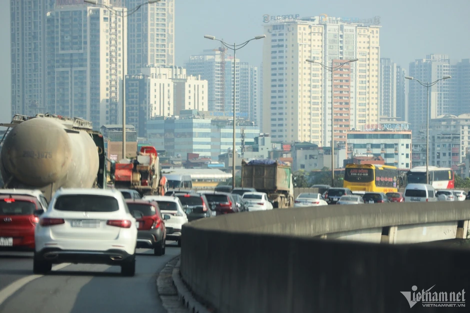 Vành đai 3 Hà Nội bỏ làn khẩn cấp: Thêm một làn xe, rủi ro khó lường? Vành đai 3 Hà Nội bỏ làn khẩn cấp: Thêm một làn xe, rủi ro khó lường?