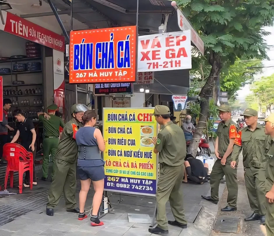 Vỉa hè Đà Nẵng trước thời điểm “lập lại trật tự” Vỉa hè Đà Nẵng trước thời điểm “lập lại trật tự”