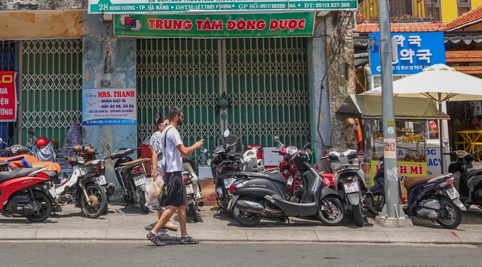 Vỉa hè Đà Nẵng trước thời điểm “lập lại trật tự” Vỉa hè Đà Nẵng trước thời điểm “lập lại trật tự”