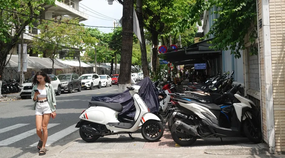 Vỉa hè Đà Nẵng trước thời điểm “lập lại trật tự” Vỉa hè Đà Nẵng trước thời điểm “lập lại trật tự”