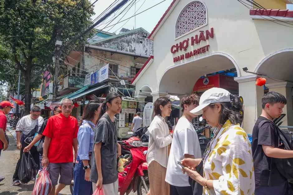 Vỉa hè Đà Nẵng trước thời điểm “lập lại trật tự” Vỉa hè Đà Nẵng trước thời điểm “lập lại trật tự”